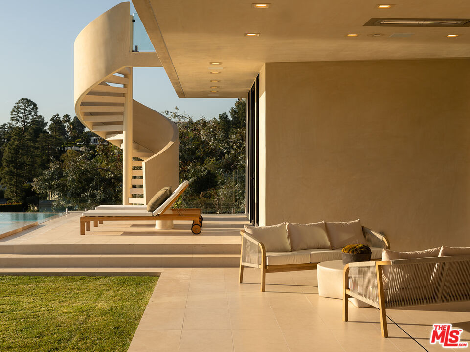 Photo 13 of 2700 Woodstock Rd, Los Angeles, CA 90046