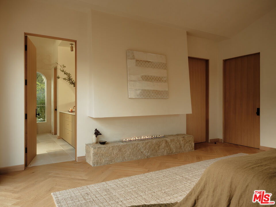 Photo 13 of 411 N Bowling Green Way, Los Angeles, CA 90049