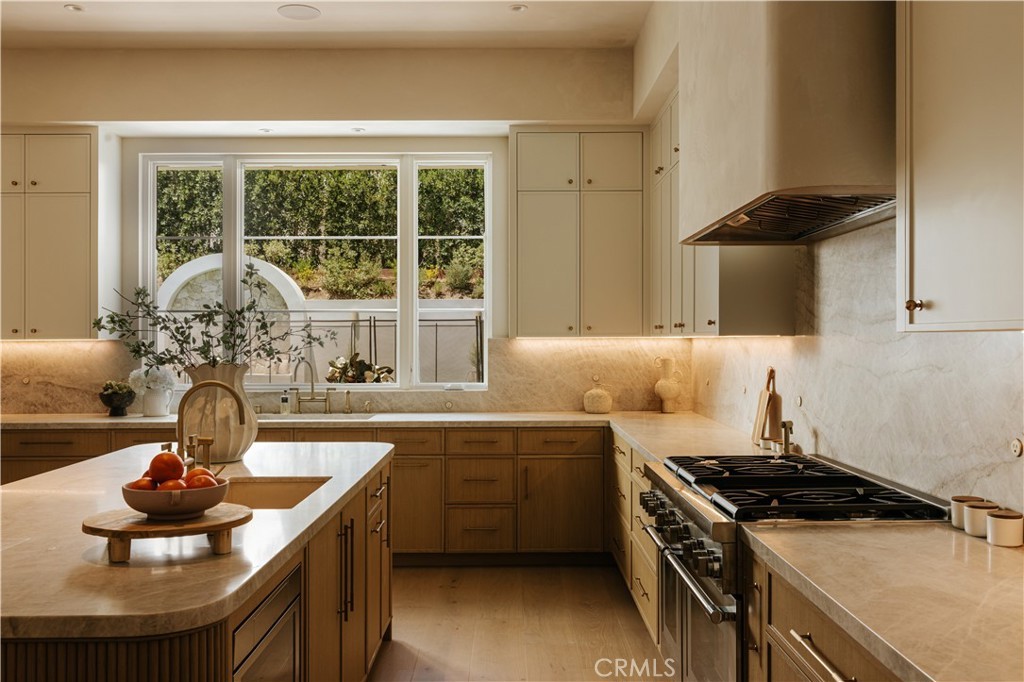 Photo 8 of 16933 Bosque Dr, Encino, CA 91436