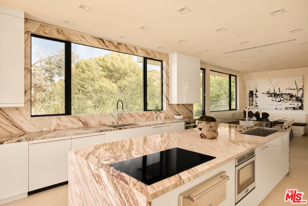 Photo 19 of 2700 Woodstock Rd, Los Angeles, CA 90046