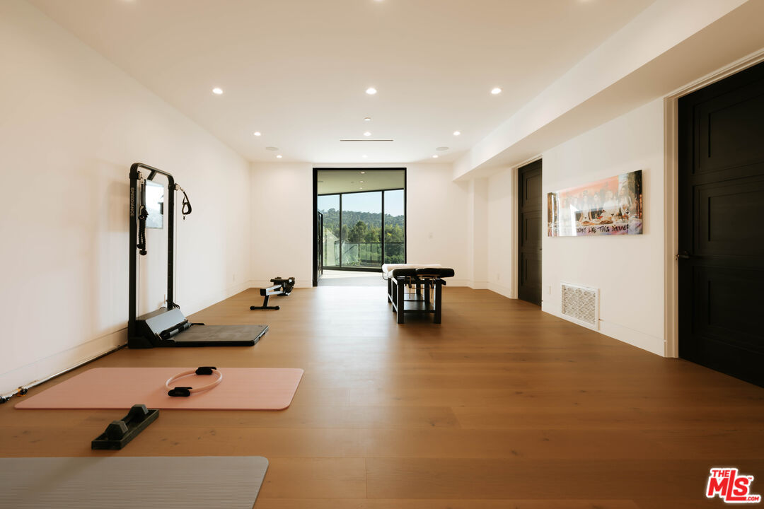 Photo 24 of 15834 High Knoll Rd, Encino, CA 91436