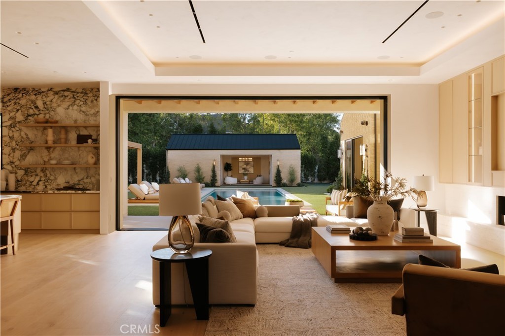 Photo 6 of 4543 Densmore Ave, Encino, CA 91436