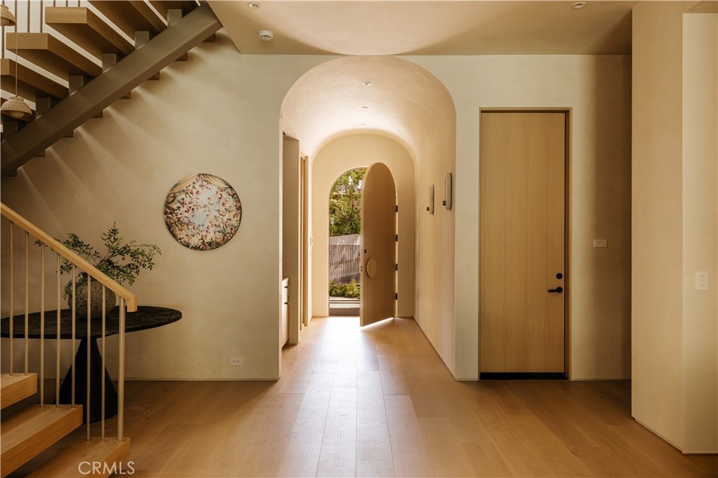 Photo 2 of 16933 Bosque Dr, Encino, CA 91436