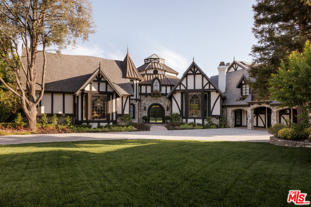 Photo 2 of 5076 Island Forest Pl, Westlake Village, CA 91362