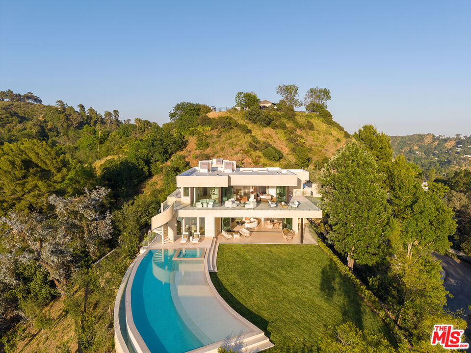 Photo 2 of 2700 Woodstock Rd, Los Angeles, CA 90046