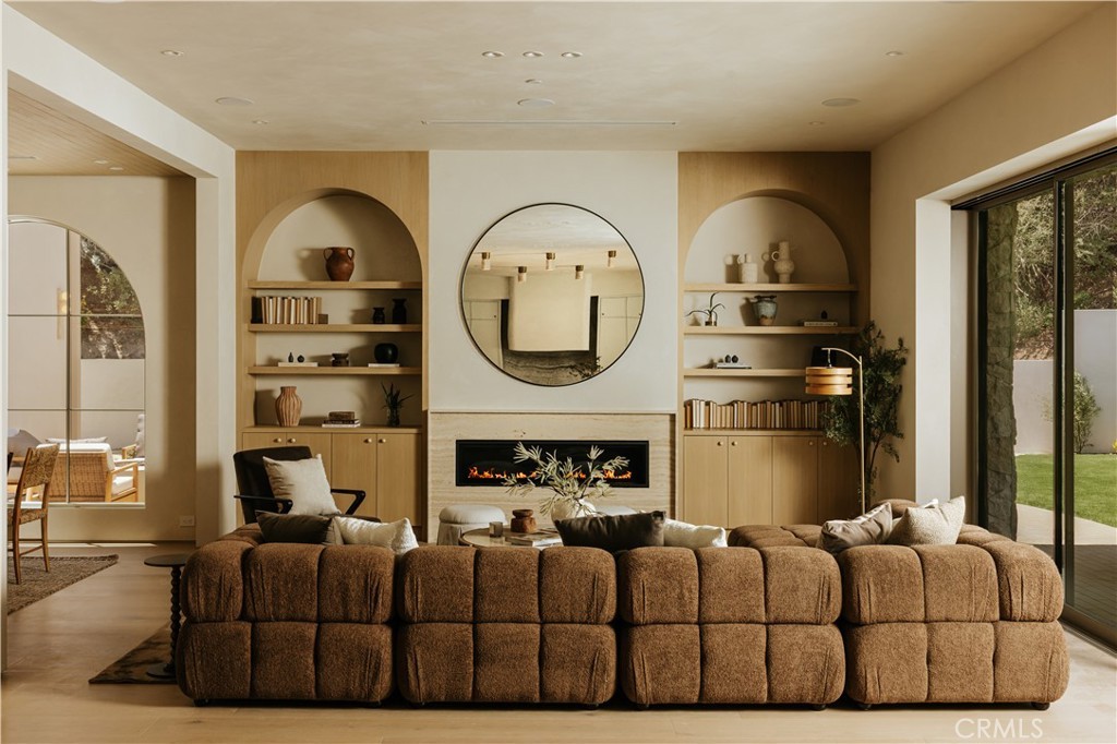 Photo 5 of 16933 Bosque Dr, Encino, CA 91436
