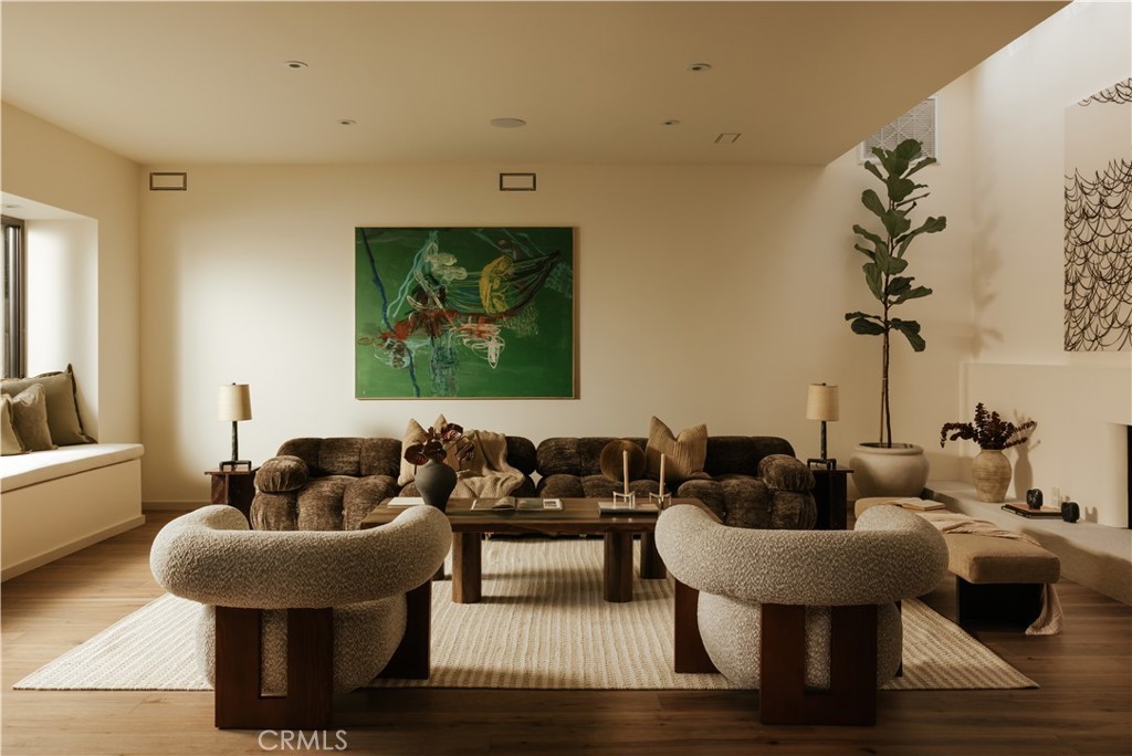 Photo 3 of 12162 Laurel Terrace Dr, Studio City, CA 91604