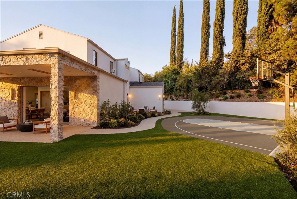 Photo 29 of 16933 Bosque Dr, Encino, CA 91436