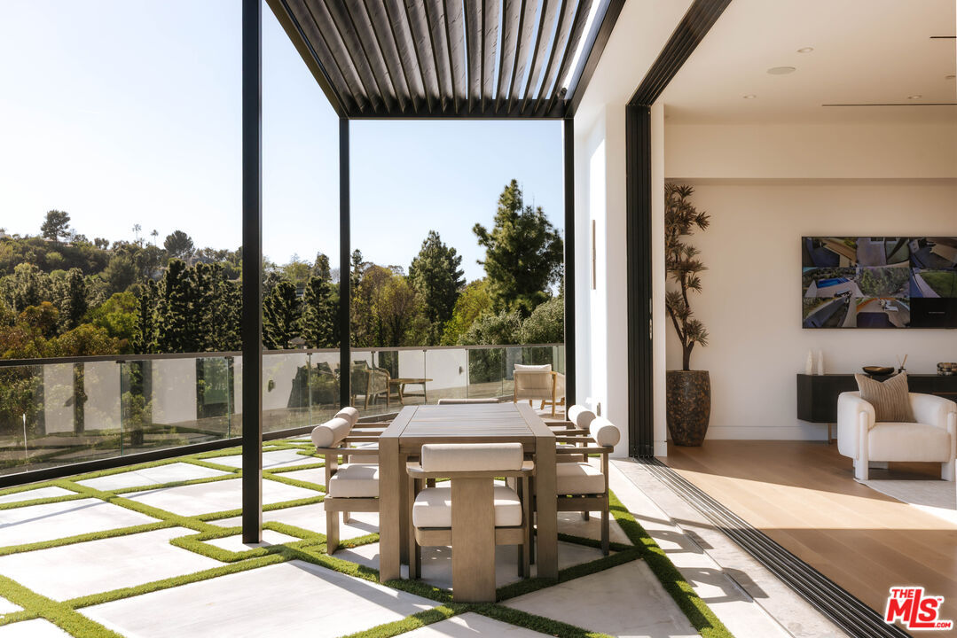 Photo 29 of 15834 High Knoll Rd, Encino, CA 91436
