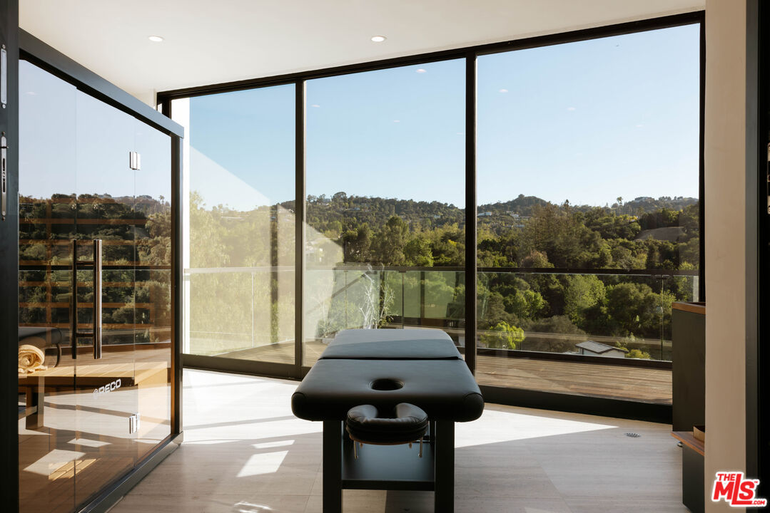 Photo 25 of 15834 High Knoll Rd, Encino, CA 91436