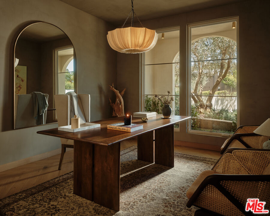 Photo 8 of 411 N Bowling Green Way, Los Angeles, CA 90049