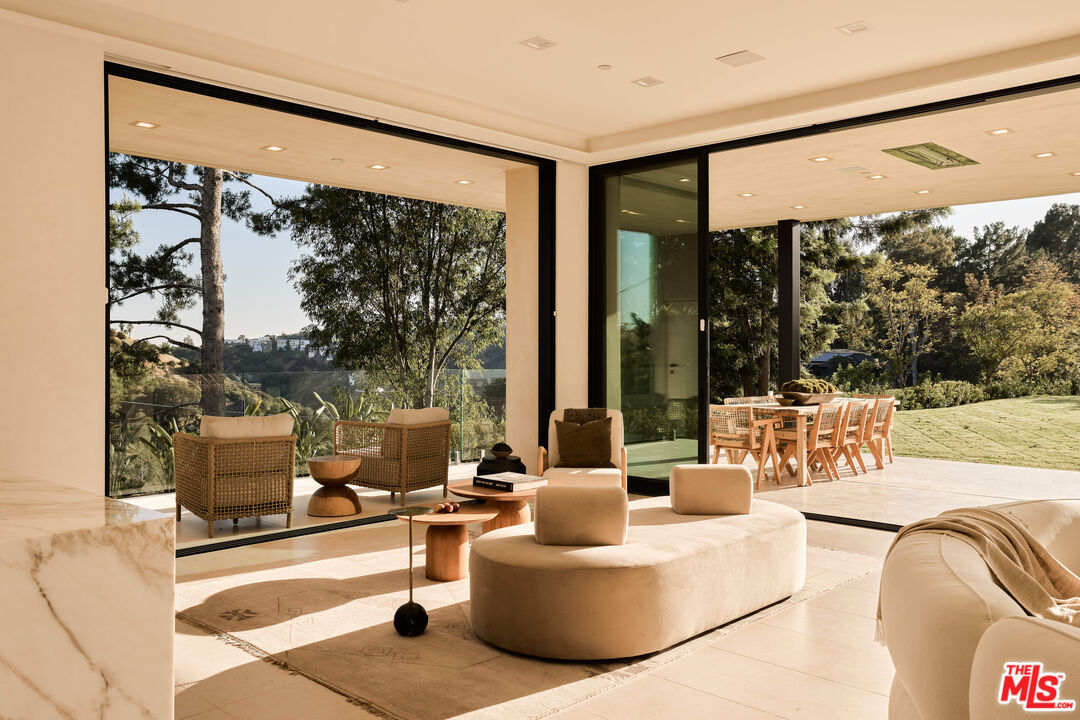 Photo 8 of 2700 Woodstock Rd, Los Angeles, CA 90046