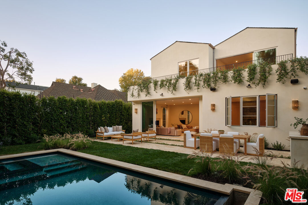 Photo 22 of 411 N Bowling Green Way, Los Angeles, CA 90049
