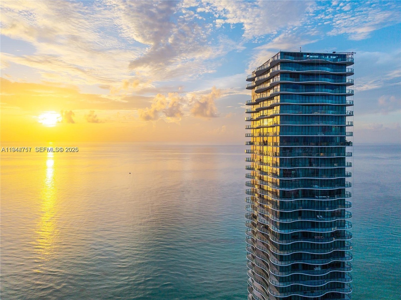 19575 Collins Avenue, Sunny Isles Beach, FL