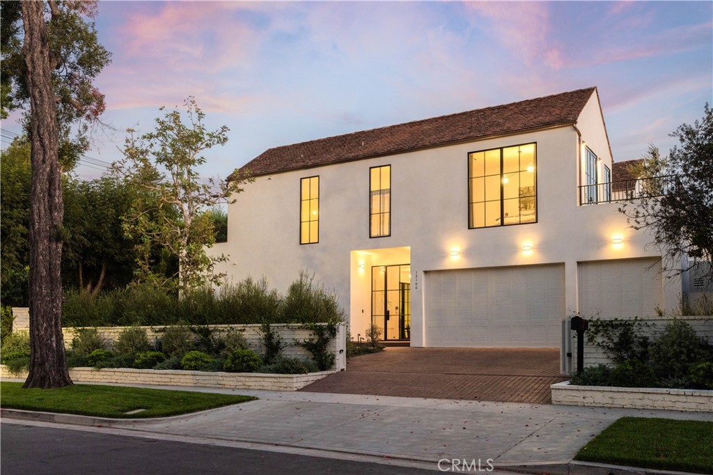 12100 Hillslope Street, Studio City, CA