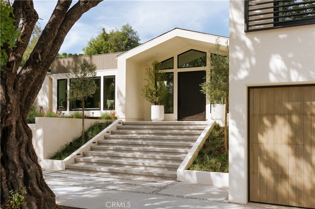 12162 Laurel Terrace Dr, Studio City, CA