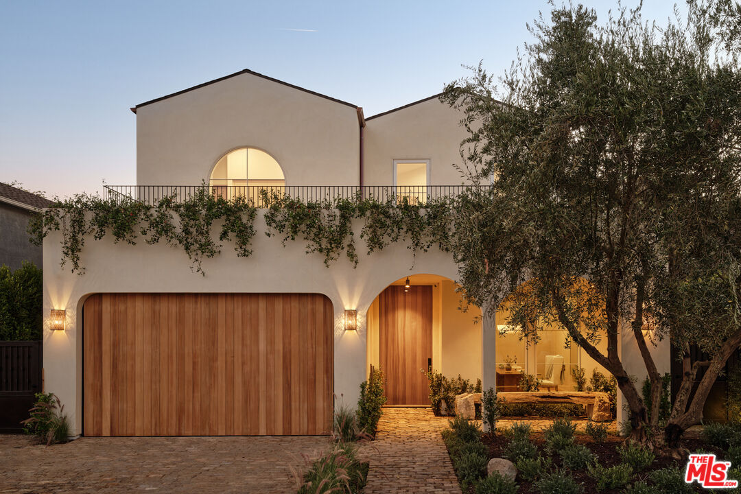 411 N Bowling Green Way, Los Angeles, CA