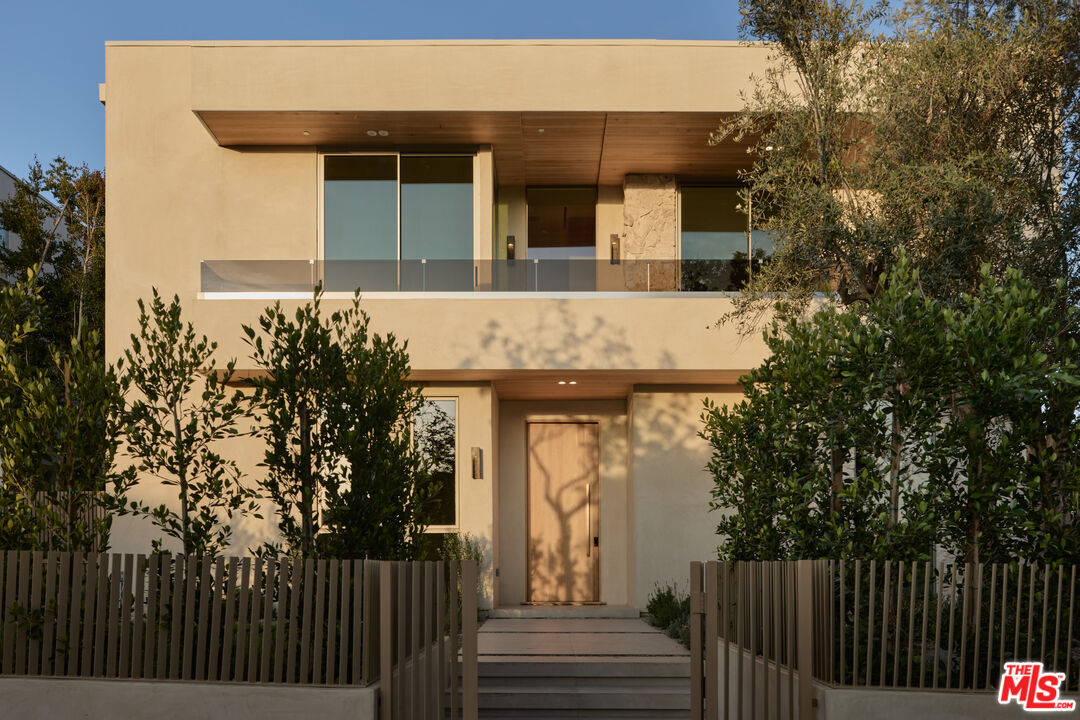 800 North La Jolla Avenue, Los Angeles, CA
