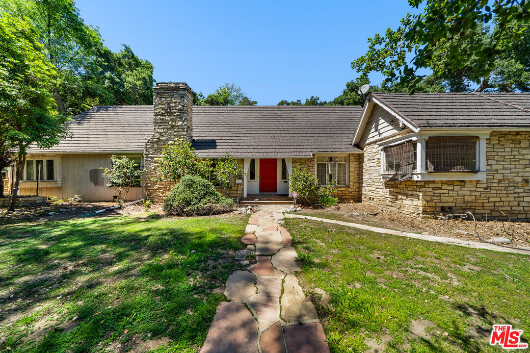16055 Woodvale Road, Encino, CA