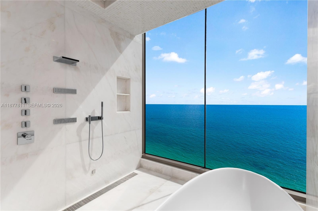 Photo 7 of 17975 Collins Avenue, N-1802, Sunny Isles Beach, FL 33160