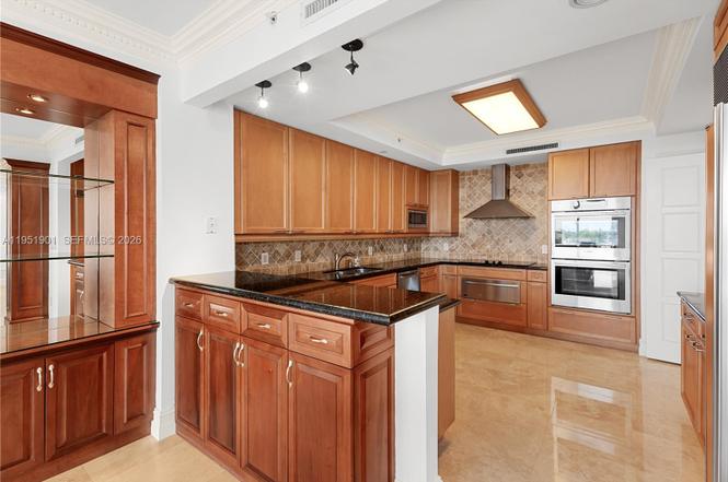 Photo 8 of 20201 East Country Club Drive, Unit 608, Aventura, FL 33180