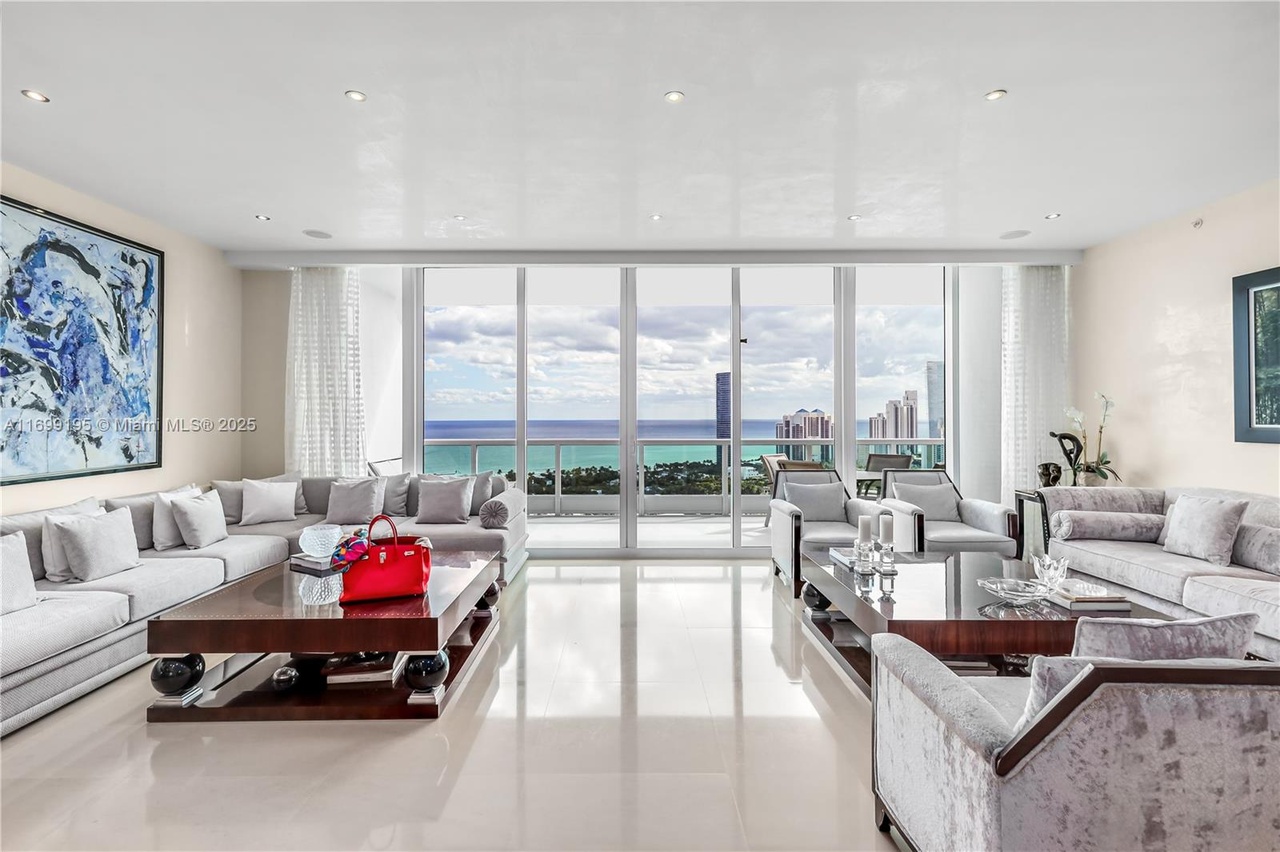 Photo 2 of 20155 Northeast 38th Court, Unit 2903, Aventura, FL 33180