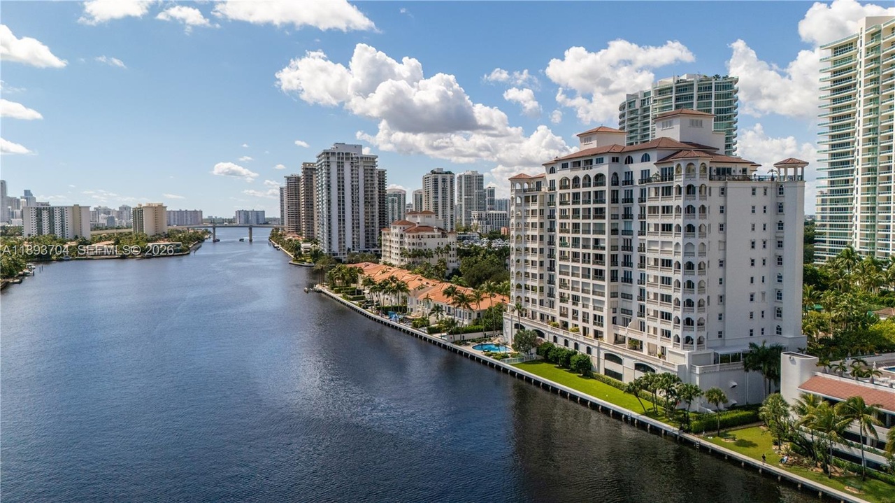 20165 Northeast 39th Place, Unit 303 & 204, Aventura, FL