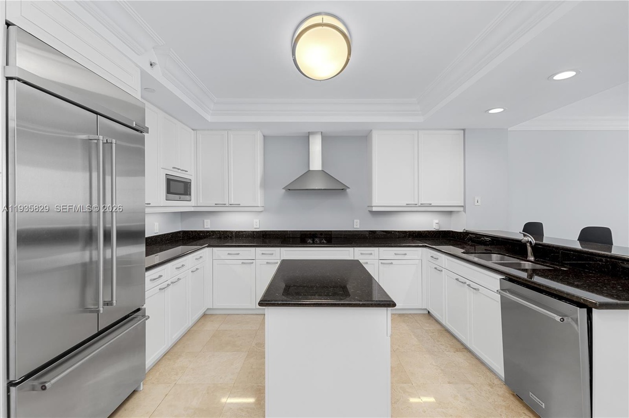 Photo 5 of 20201 East Country Club Drive, #2506, Aventura, FL 33180