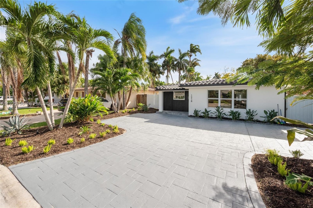 1218 Lincoln Street, Hollywood, FL