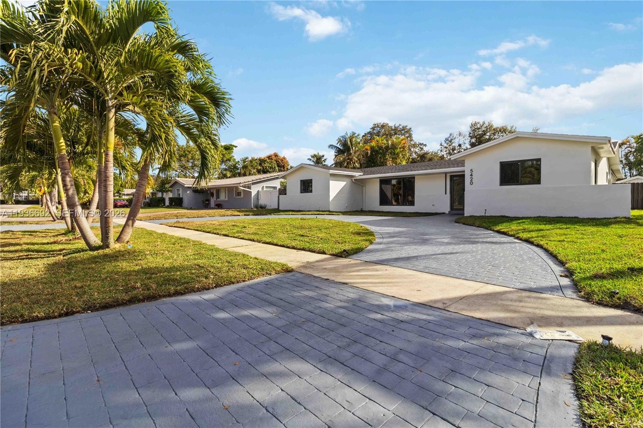 5420 Lincoln Street, Hollywood, FL