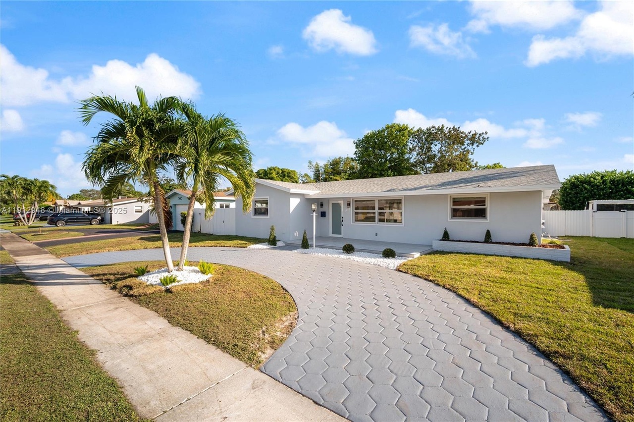 5440 Tyler Street, Hollywood, FL