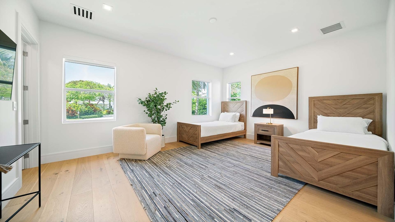 Photo 4 of 119 Northeast 10th Street, Delray Beach, FL 33444