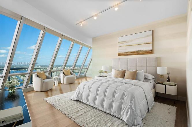 Photo 5 of 17121 Collins Avenue, #4806, Sunny Isles Beach, FL 33160