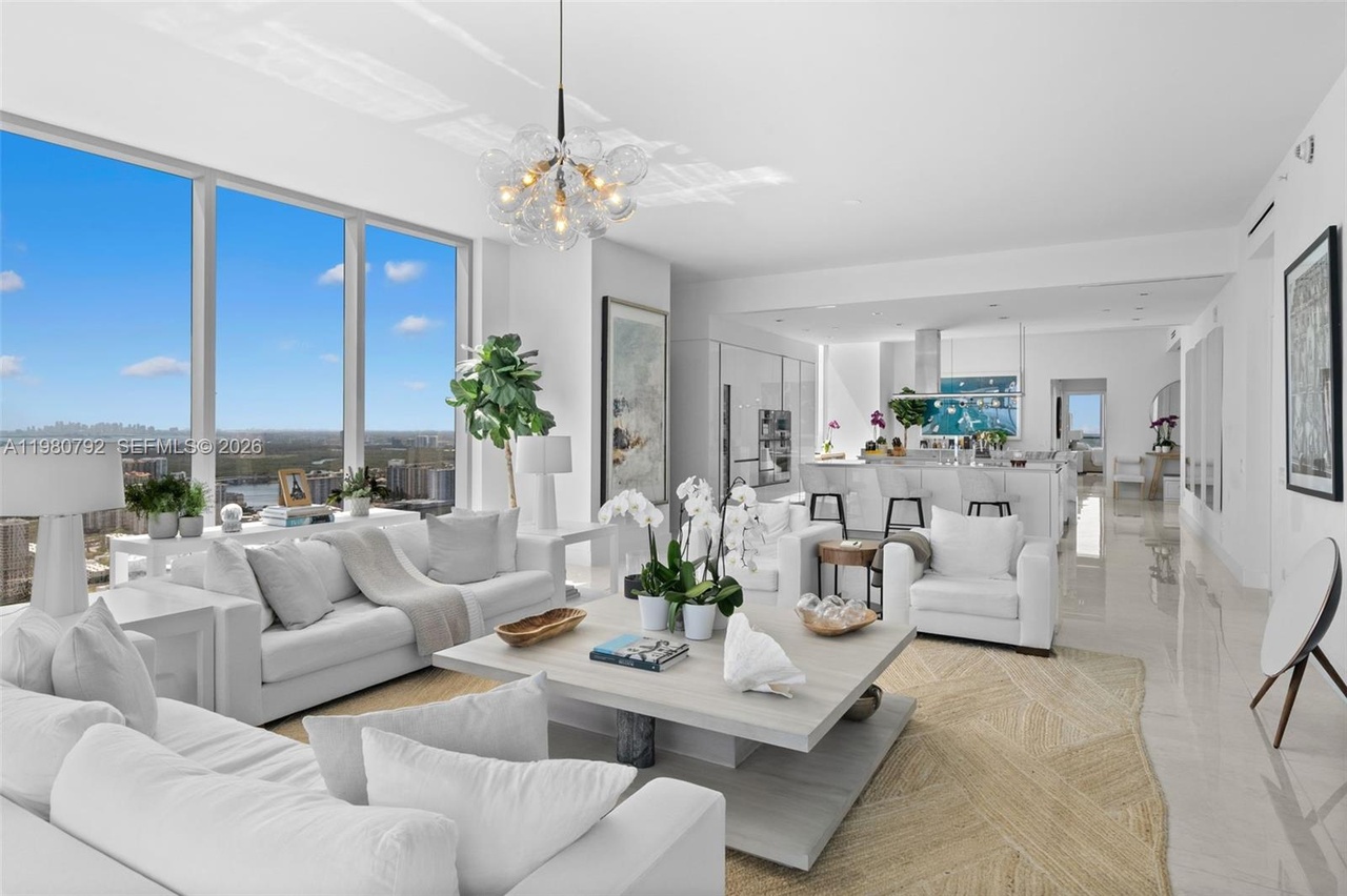 Photo 8 of 18501 Collins Avenue, #4304, Sunny Isles Beach, FL 33160