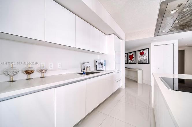 Photo 12 of 300 Sunny Isles Boulevard, Unit 4-1701, Sunny Isles Beach, FL 33160