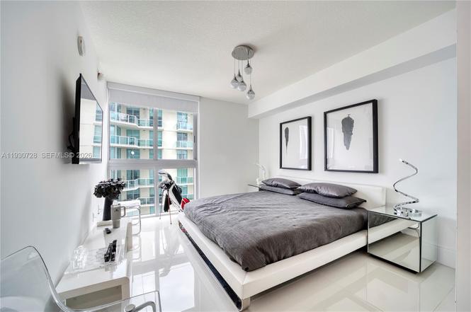 Photo 7 of 300 Sunny Isles Boulevard, Unit 4-1701, Sunny Isles Beach, FL 33160