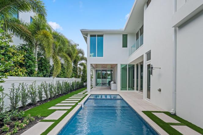 Photo 2 of 330 Grove Place, Delray Beach, FL 33444