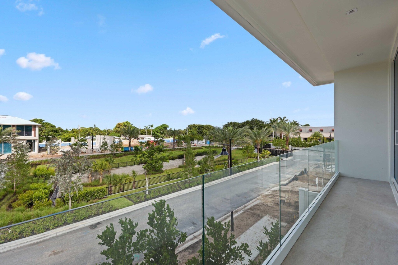 Photo 10 of 330 Grove Place, Delray Beach, FL 33444