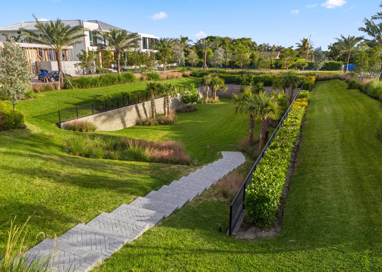 Photo 10 of 300 Grove Pl, Delray Beach, FL 33444