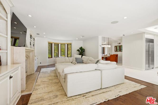Photo 10 of 4050 Hayvenhurst Drive, Encino, CA 91436