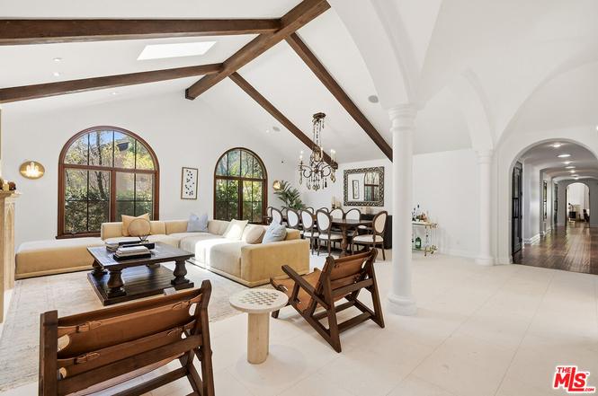 Photo 5 of 4050 Hayvenhurst Drive, Encino, CA 91436