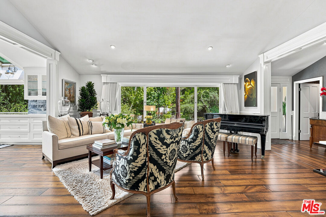 Photo 7 of 3235 Oakdell Ln, Studio City, CA 91604