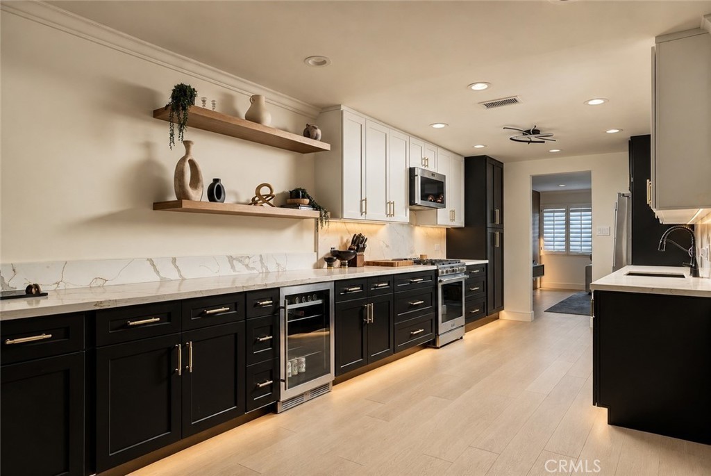 Photo 14 of 5315 Yarmouth Ave, # 104, Encino, CA 91316