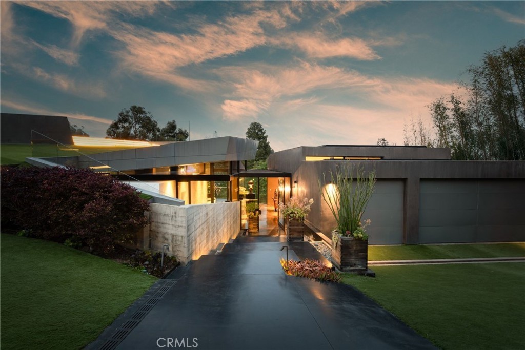 314 North Barrington Avenue, Los Angeles, CA