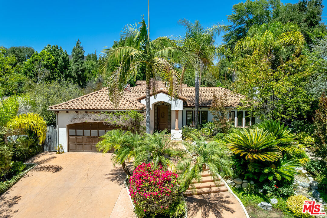4050 Hayvenhurst Drive, Encino, CA