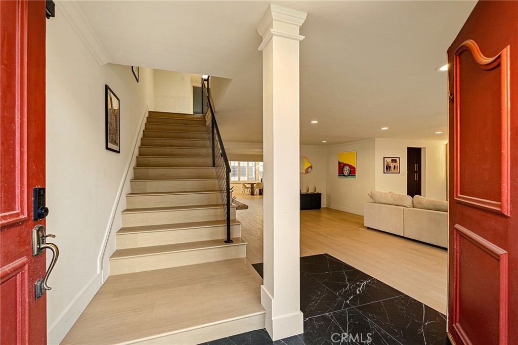 Photo 2 of 5315 Yarmouth Ave, # 104, Encino, CA 91316