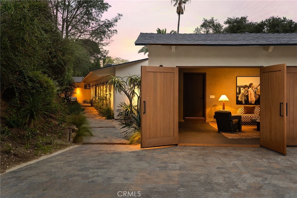 Photo 2 of 3655 Wrightwood Dr, Studio City, CA 91604