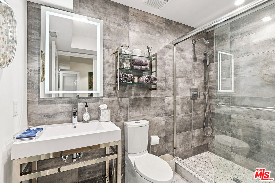 Photo 19 of 3235 Oakdell Ln, Studio City, CA 91604