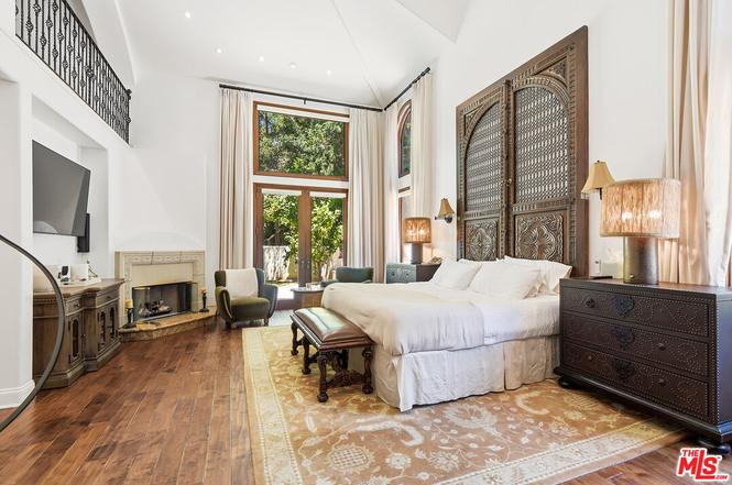 Photo 14 of 4050 Hayvenhurst Drive, Encino, CA 91436
