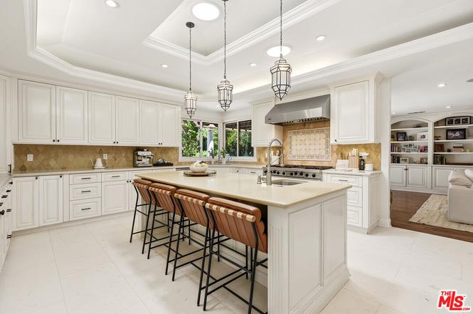 Photo 8 of 4050 Hayvenhurst Drive, Encino, CA 91436